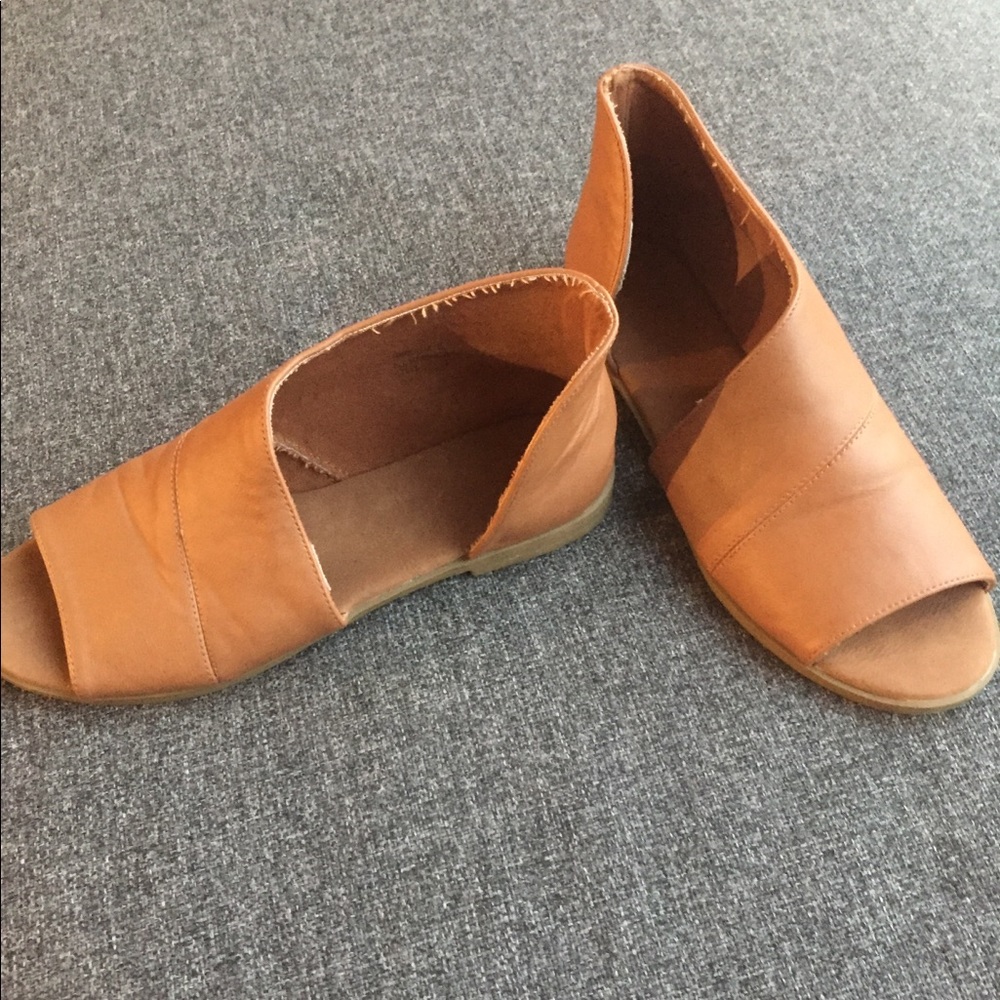 Bamboo half cover pleather boots